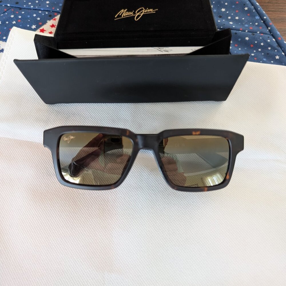 New Maui Jim Sunglasses - Classis Rectangular Style